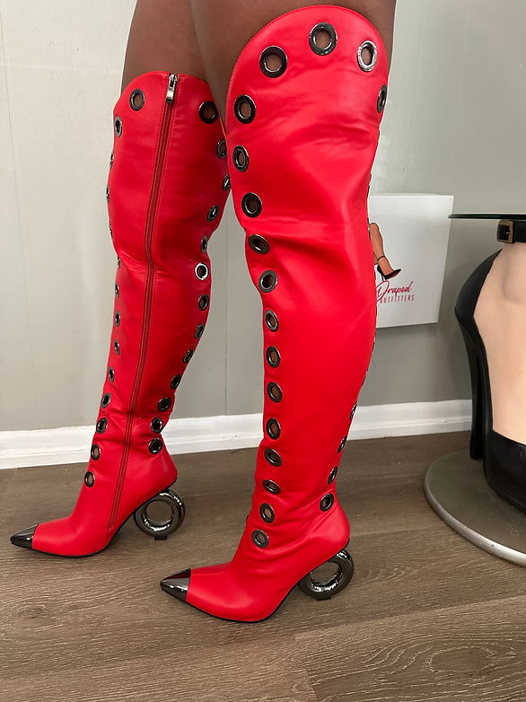 CIRCULAR HEEL LEATHER BOOT