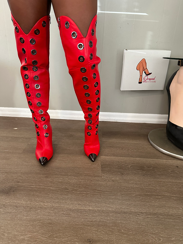 CIRCULAR HEEL LEATHER BOOT