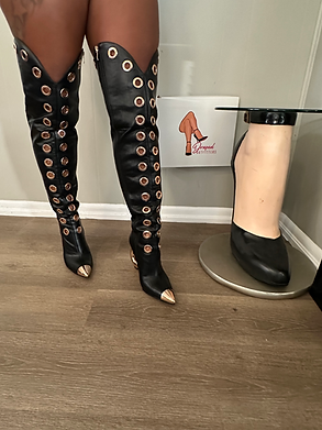 CIRCULAR HEEL LEATHER BOOT