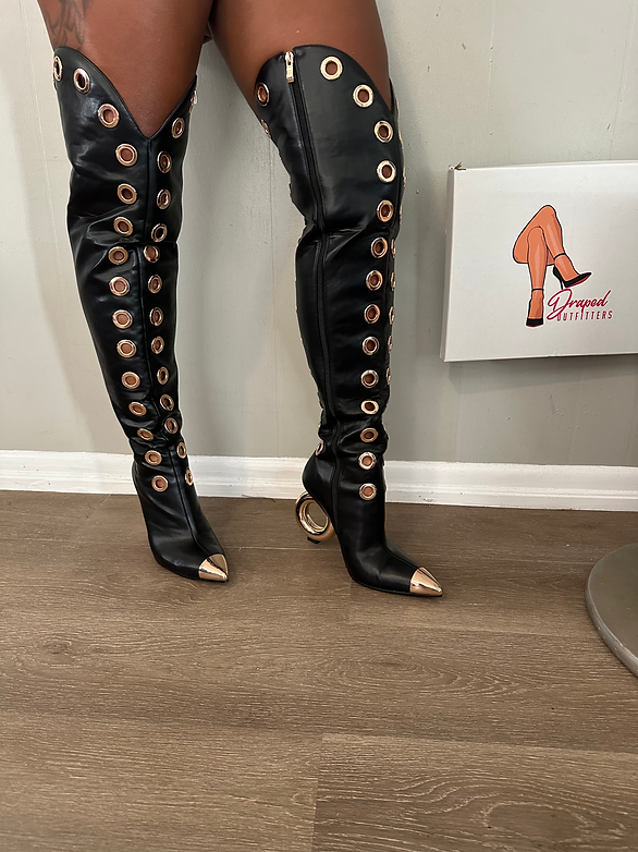 CIRCULAR HEEL LEATHER BOOT